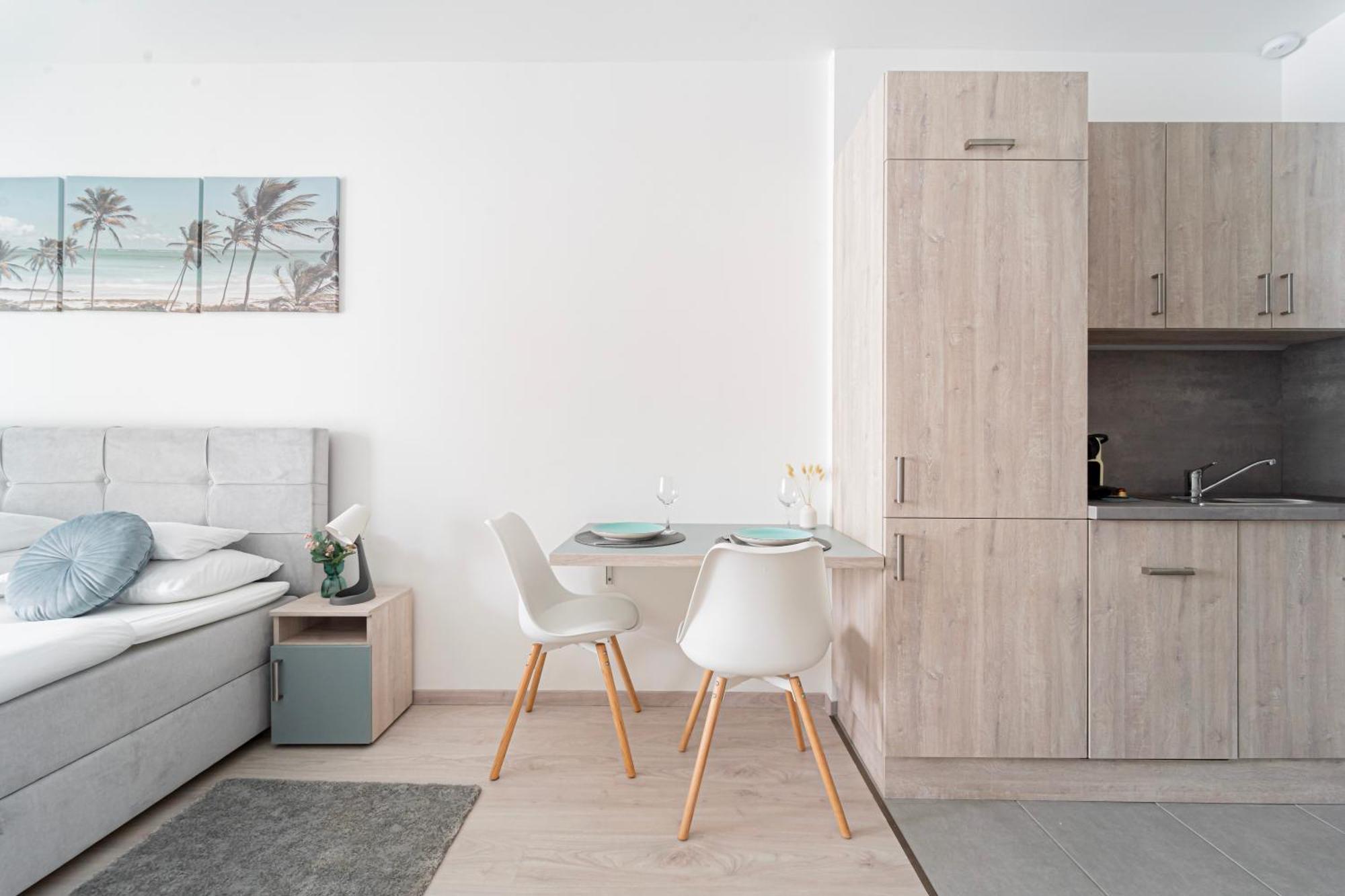 Westside Garden Apartments By Urbanrent Budapest Exterior foto